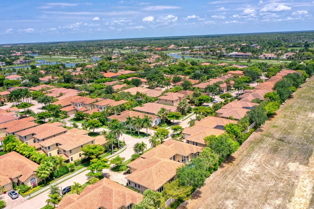 2132 Torino Way, Naples, FL 34105