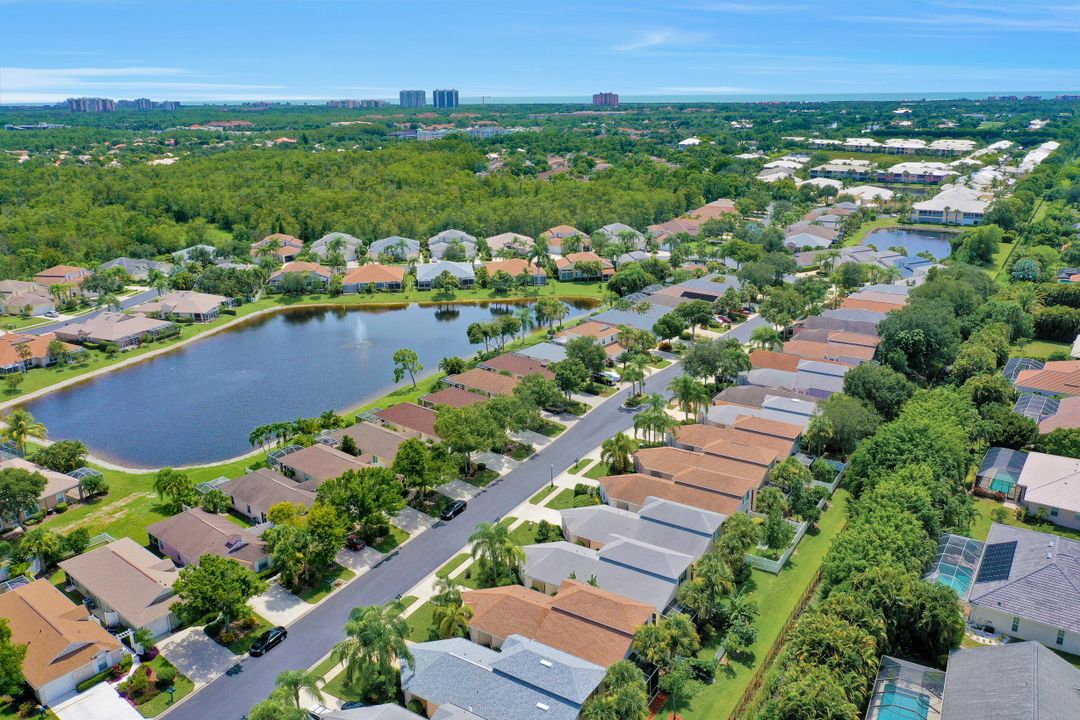 14927 Sterling Oaks Dr, Naples, FL 34110