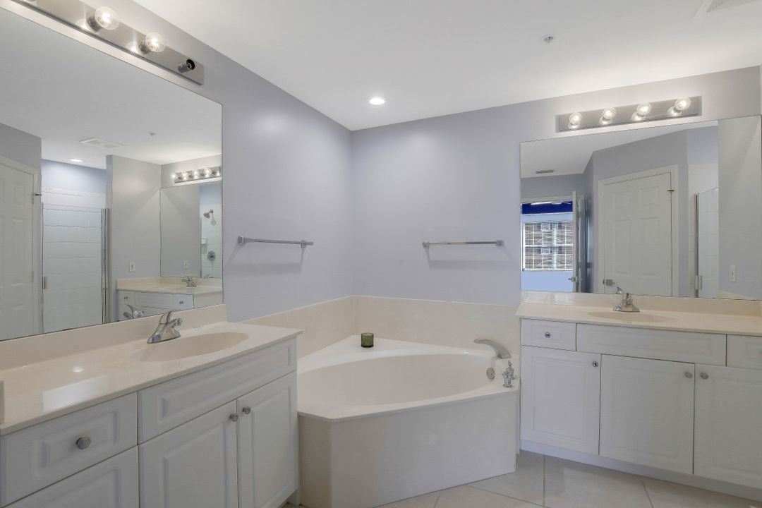 401 Bayfront Pl #3401, Naples, FL 34102