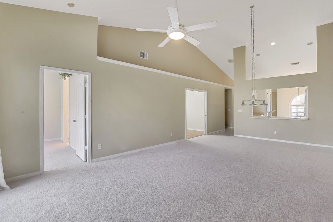 6133 Thresher Dr #402, Naples, FL 34112