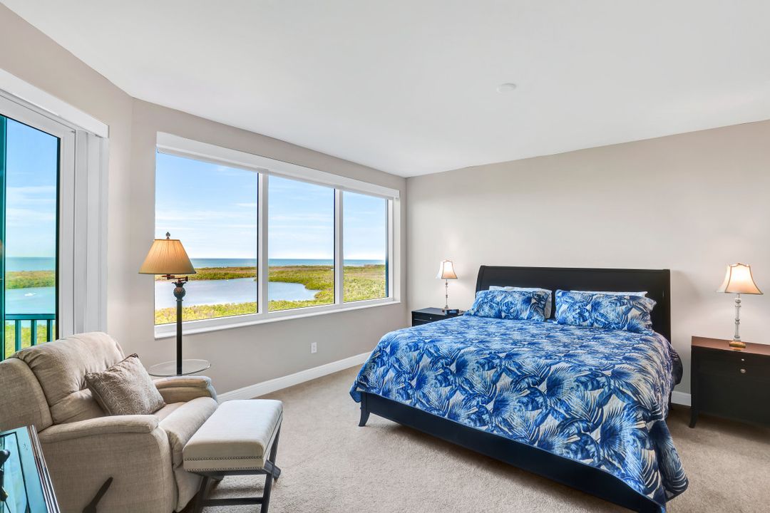 265 Indies Way #1404, Naples, FL 34110