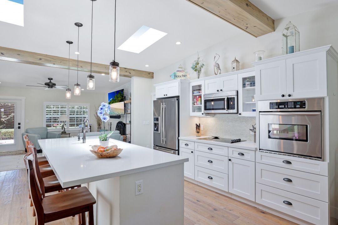 1204 Diana Ave, Naples, FL 34103