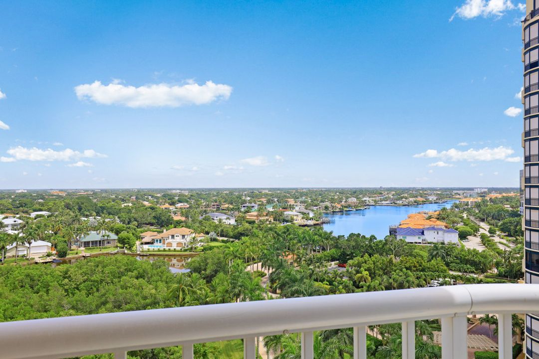 40 Seagate Dr #1101, Naples, FL 34103