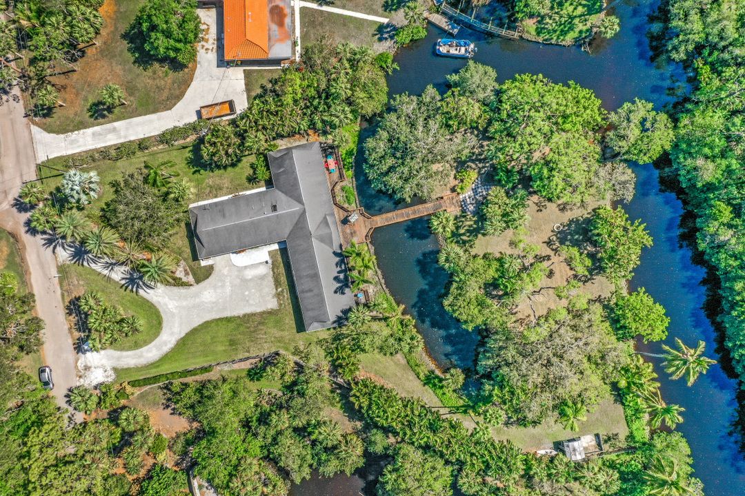 182 Cocohatchee Blvd, Naples, FL 34110