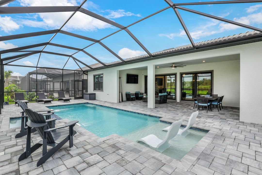 19617 Waterman Ct, Miromar Lakes, FL 33913