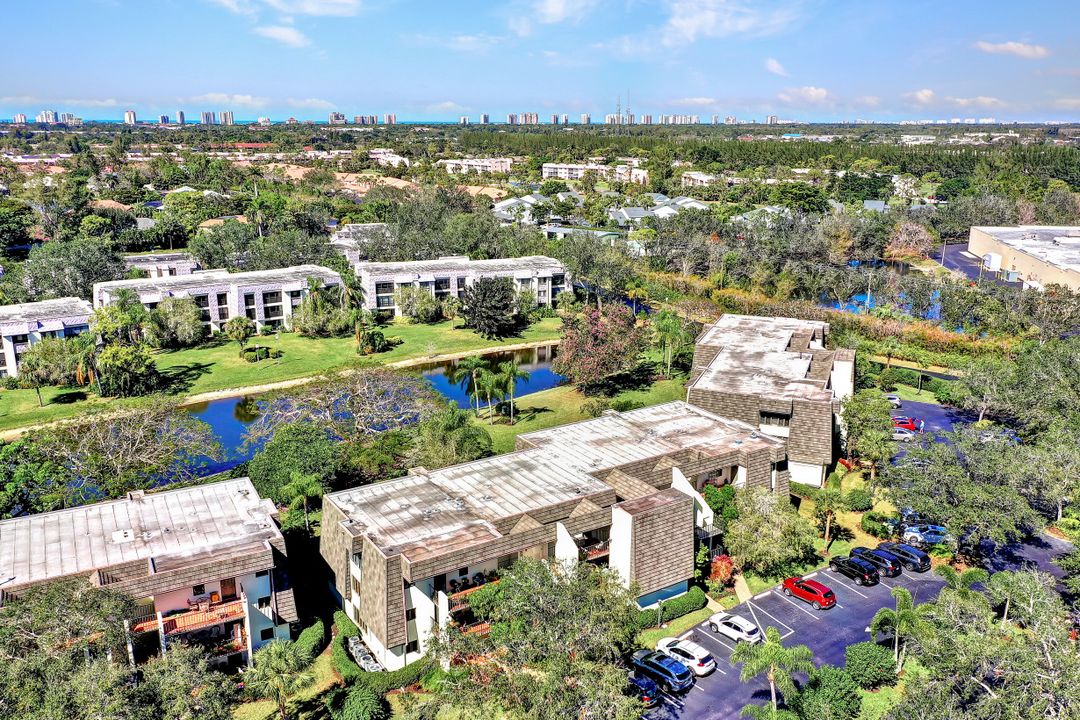 1617 Spoonbill Ln, Naples, FL 34105