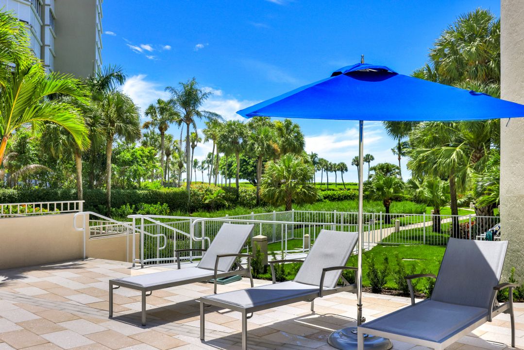 4451 Gulf Shore Blvd N #302, Naples, FL 34103