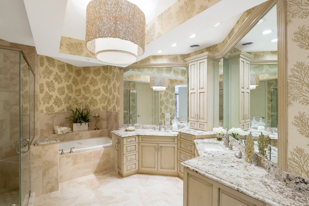141 Colonade Cir #141, Naples, FL 34103