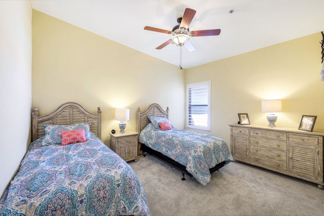 4800 Yacht Harbor Dr #822, Naples, FL 34112