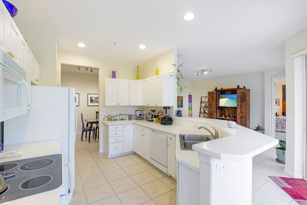 4685 Winged Foot Ct #102, Naples, FL 34112