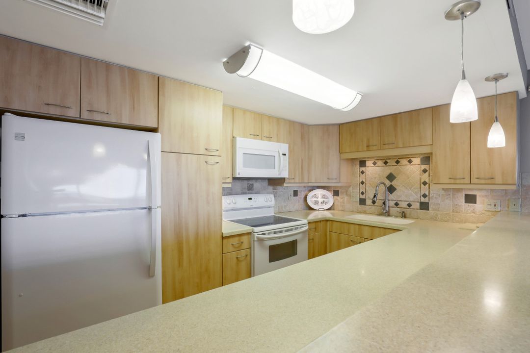 1900 Clifford St #603, Fort Myers, FL 33901