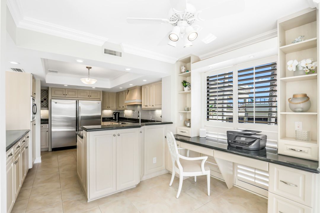 4401 Gulf Shore Blvd N #D-207, Naples, FL 34103