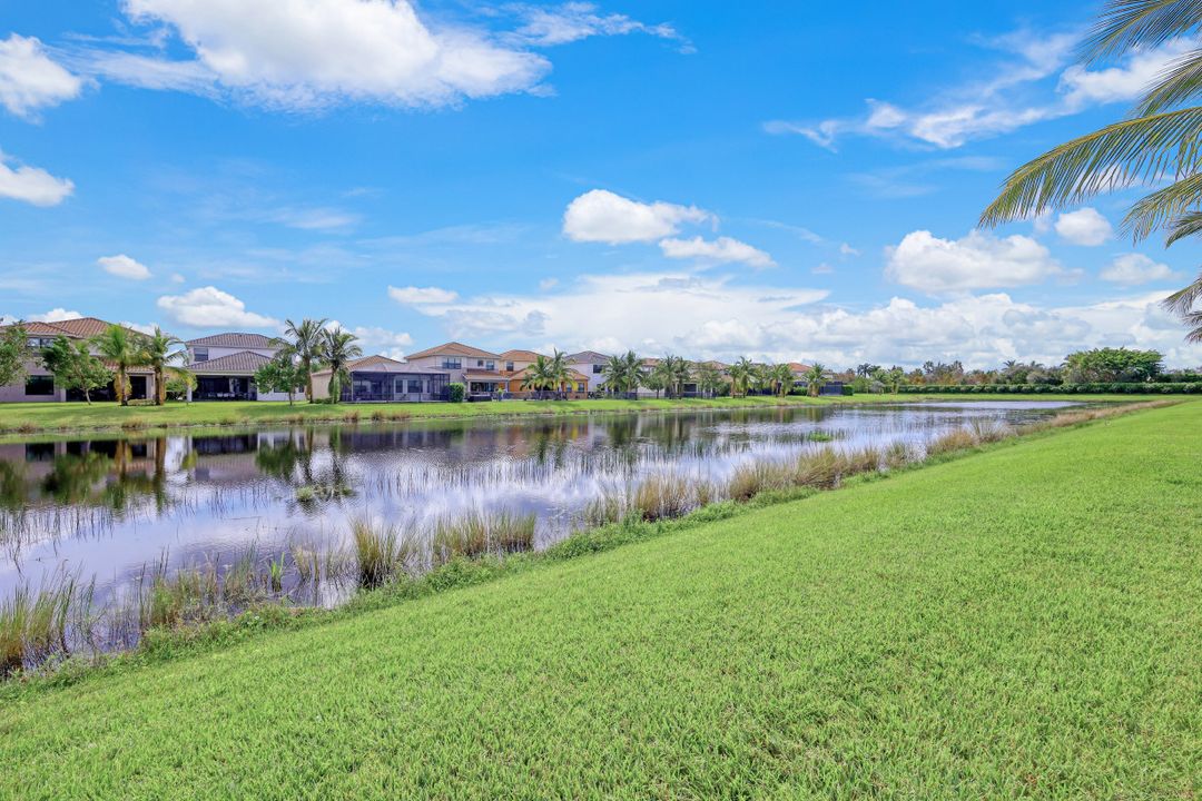 4478 Kensington Cir, Naples, FL 34119