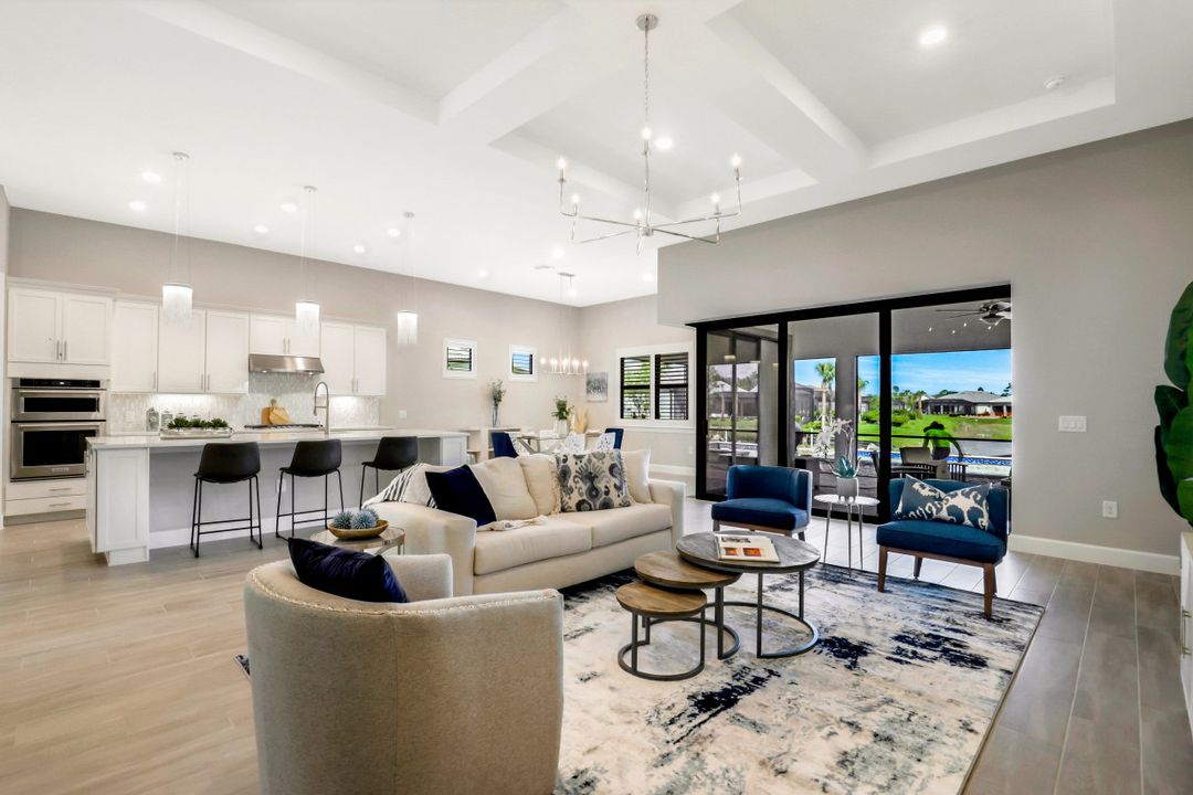 9765 Everglades Dr, Naples, FL 34120