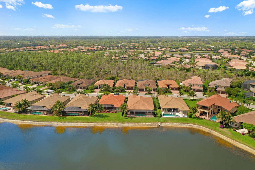 2963 Cinnamon Bay Cir, Naples, FL 34119