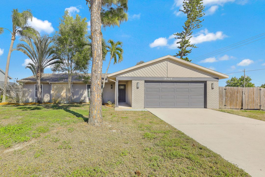 18469 Phlox Dr, Fort Myers, FL 33967