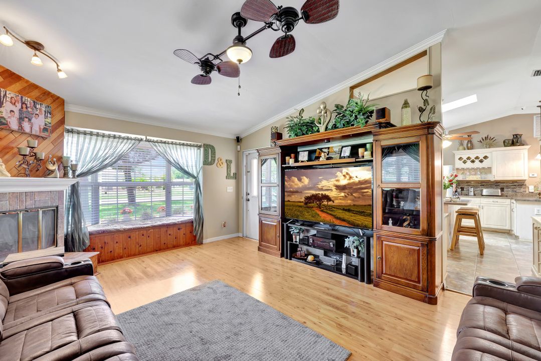 7160 Vassar Dr, Fort Myers, FL 33908