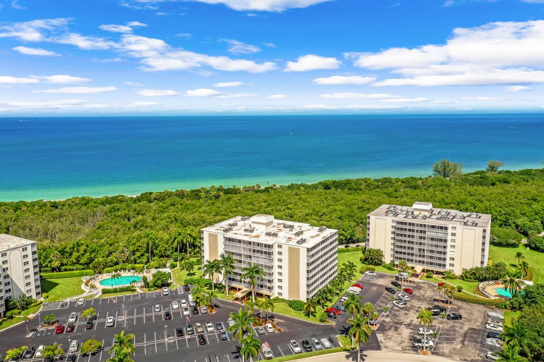 3 Bluebill Ave #512, Naples, FL 34108