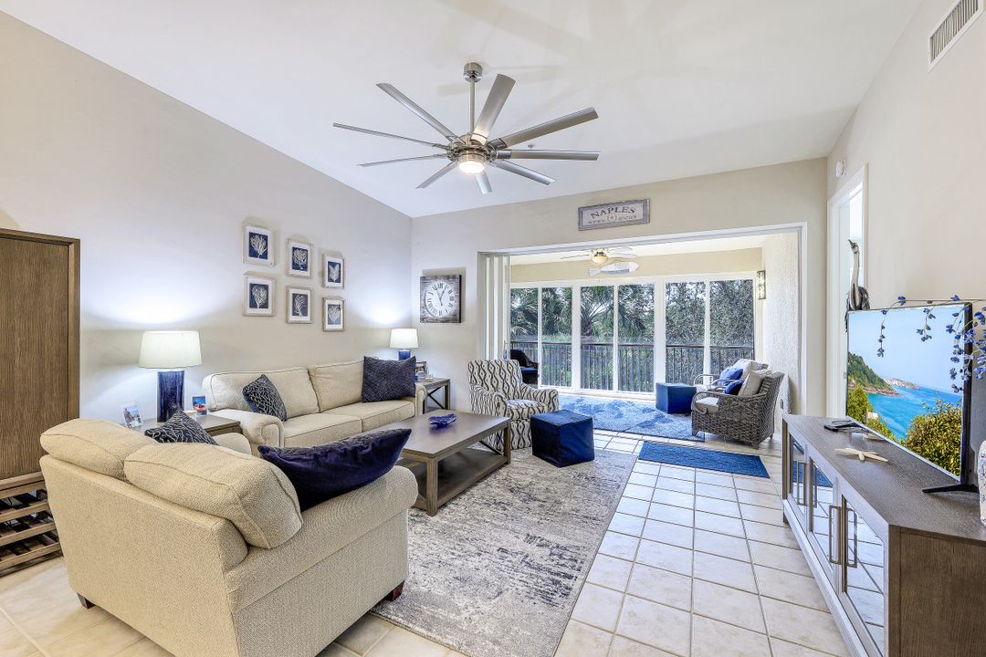 4800 Yacht Harbor Dr #822, Naples, FL 34112