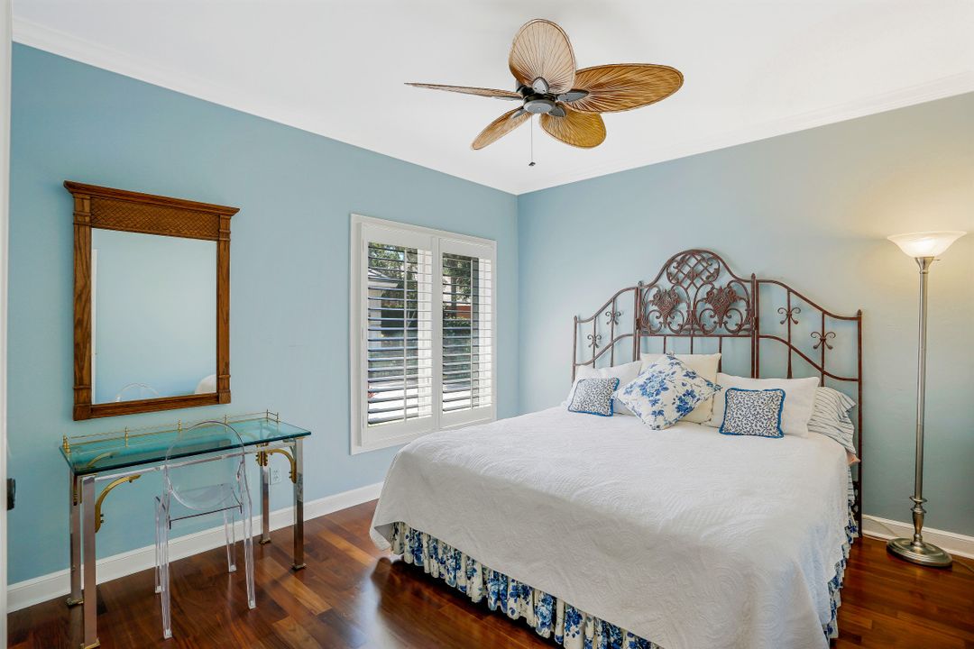 726 Bay Tree Ct, Naples, FL 34108