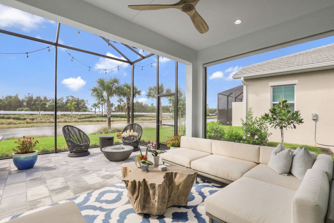 8967 St Lucia Dr, Naples, FL 34114