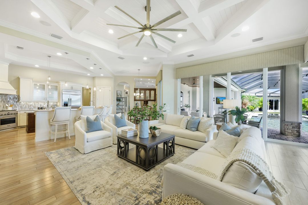 9337 Granite Ct, Naples, FL 34120