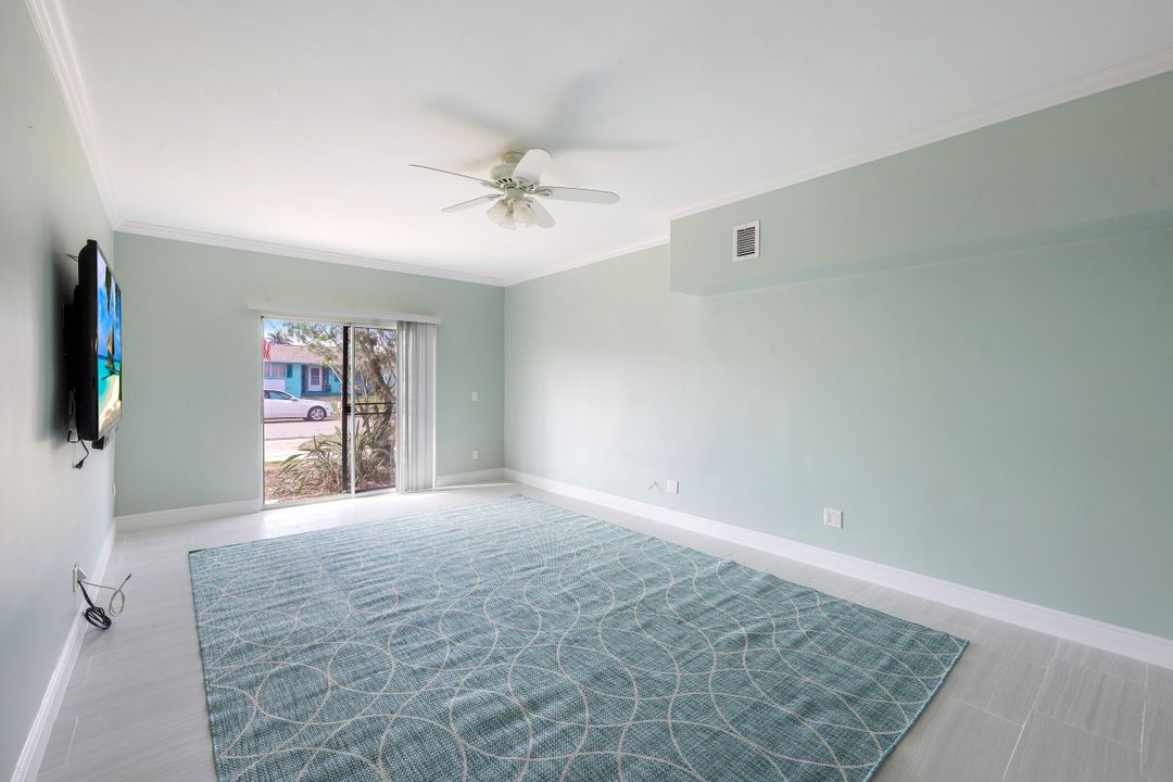 827 Chestnut Ct, Marco Island, FL 34145