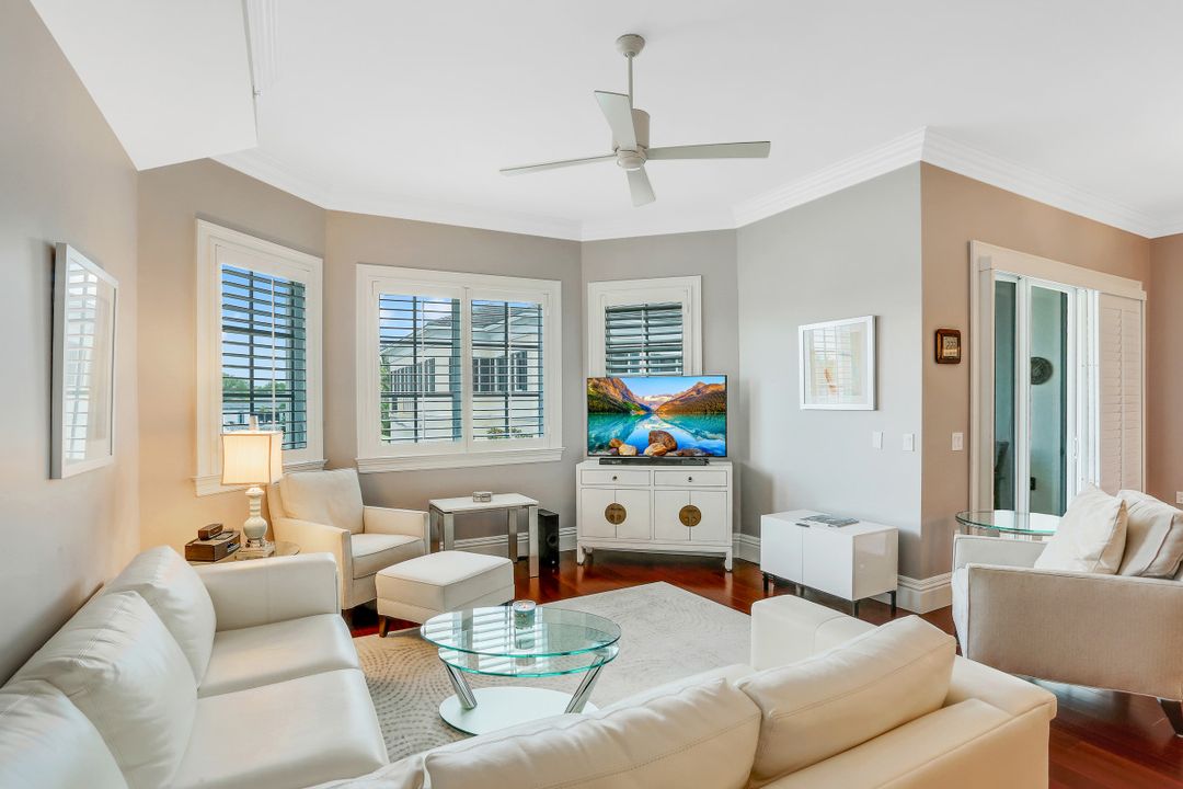 1400 Gulf Shore Blvd N #208, Naples, FL 34102