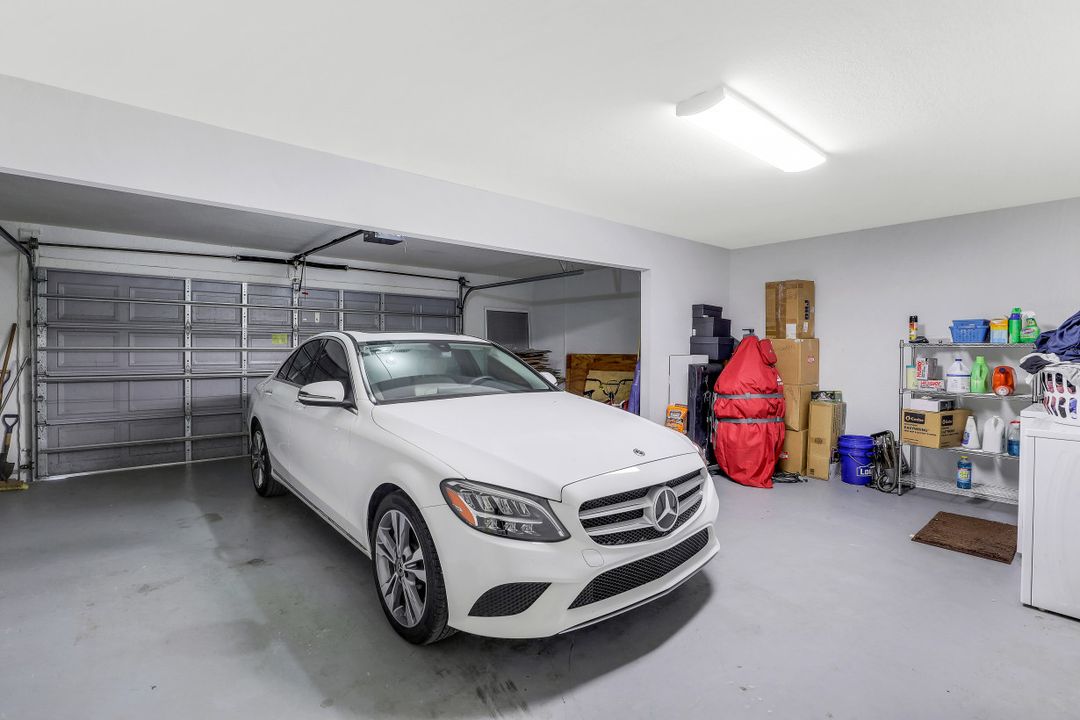 3675 10th Ave SE, Naples, FL 34117