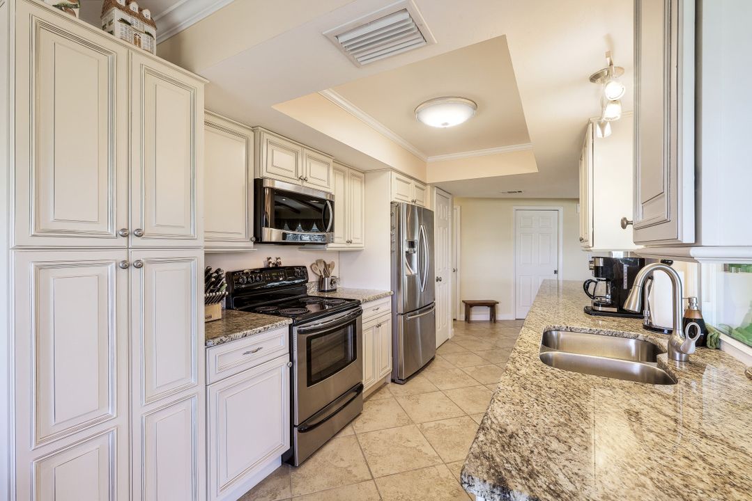 2101 SE 25th Ln, Cape Coral, FL 33904