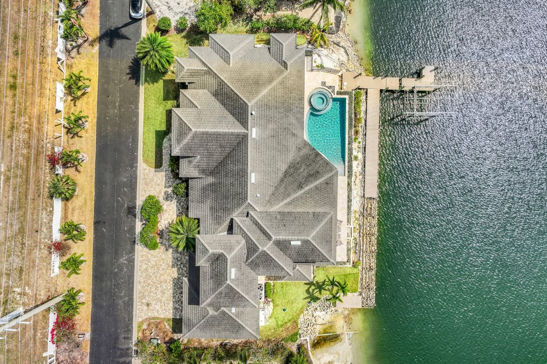 5930 Harborage Dr, Fort Myers, FL 33908