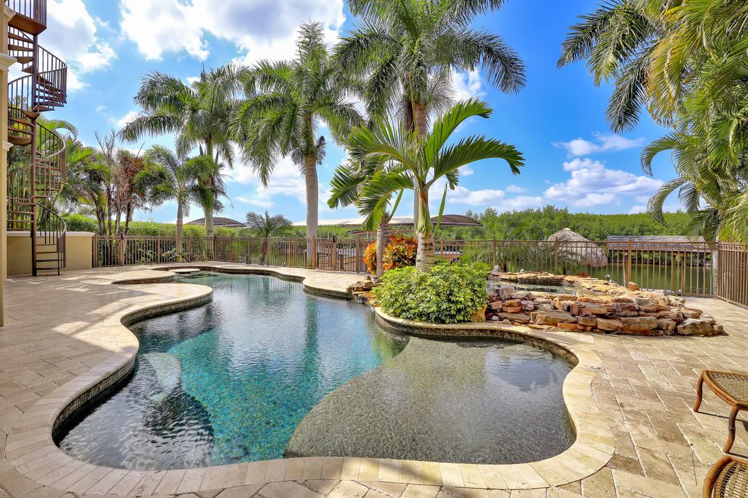 3840 Surfside Blvd, Cape Coral, FL 33914