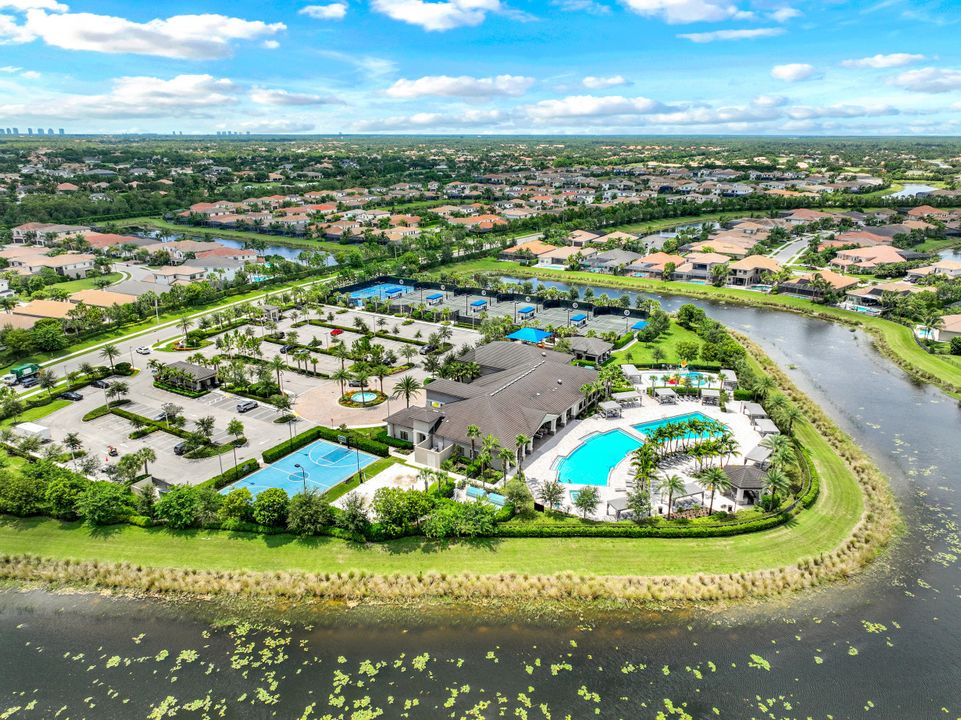 4448 Aurora St, Naples, FL 34119