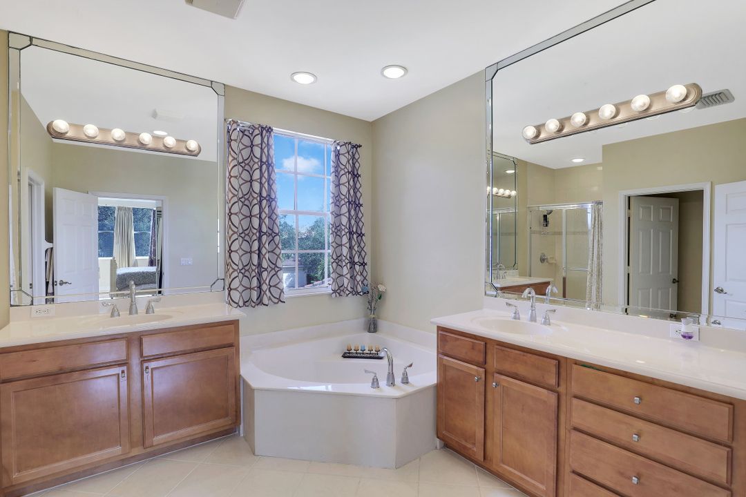 1627 Triangle Palm Terrace, Naples, FL 34119