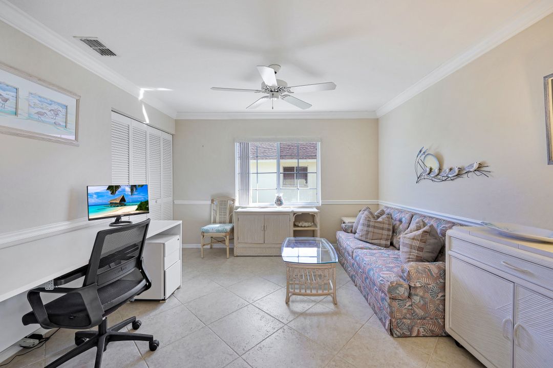 452 Belina Dr #1302, Naples, FL 34104