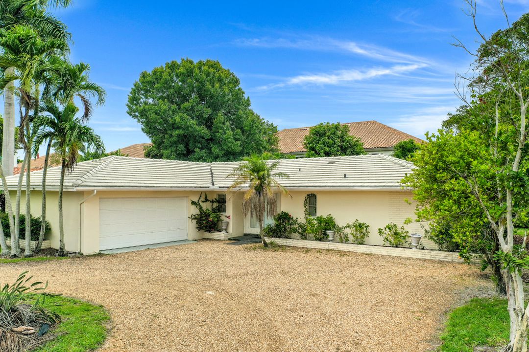 3888 Crayton Rd, Naples, FL 34103