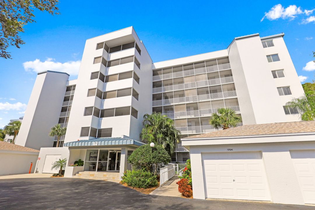 285 Naples Cove Dr #1604, Naples, FL 34110