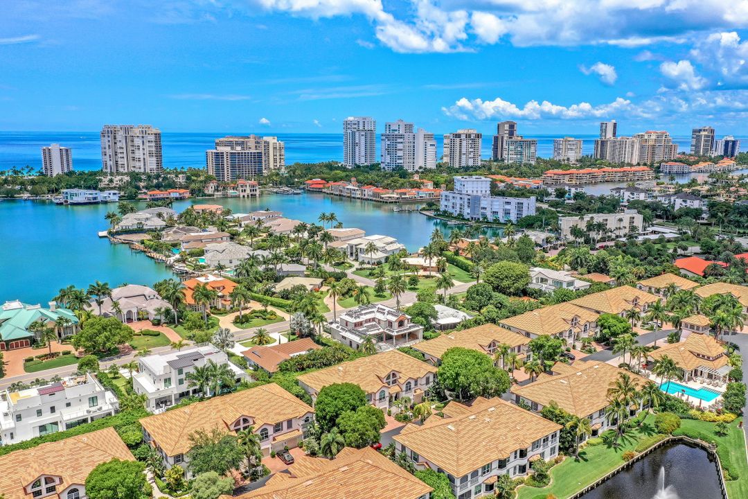 141 Colonade Cir #141, Naples, FL 34103