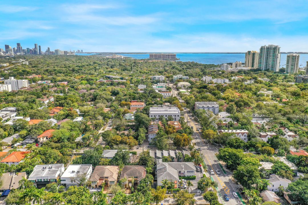 2951 Virginia St, Miami, FL 33133
