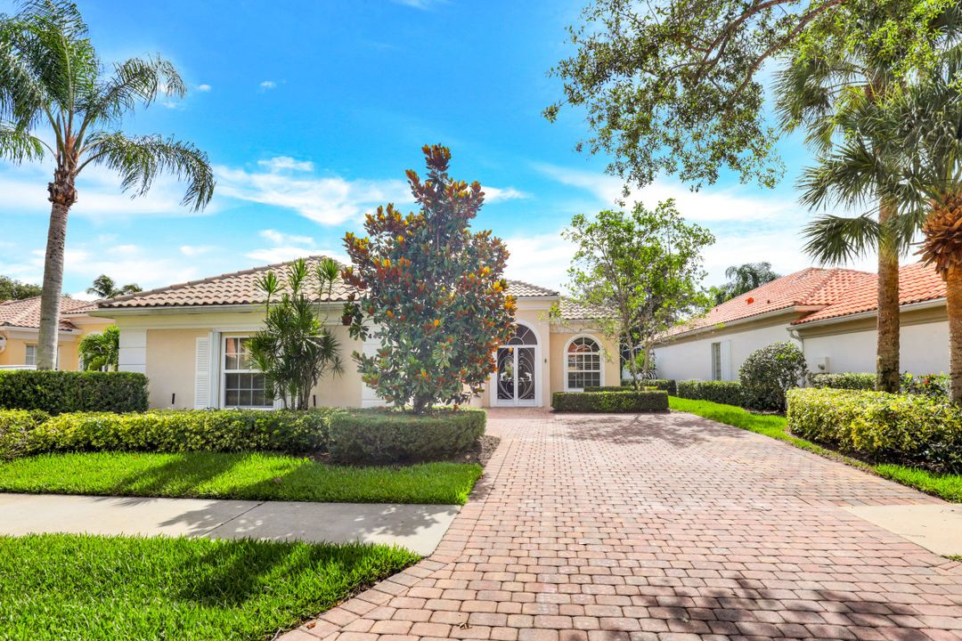 4420 Prescott Ln, Naples, FL 34119