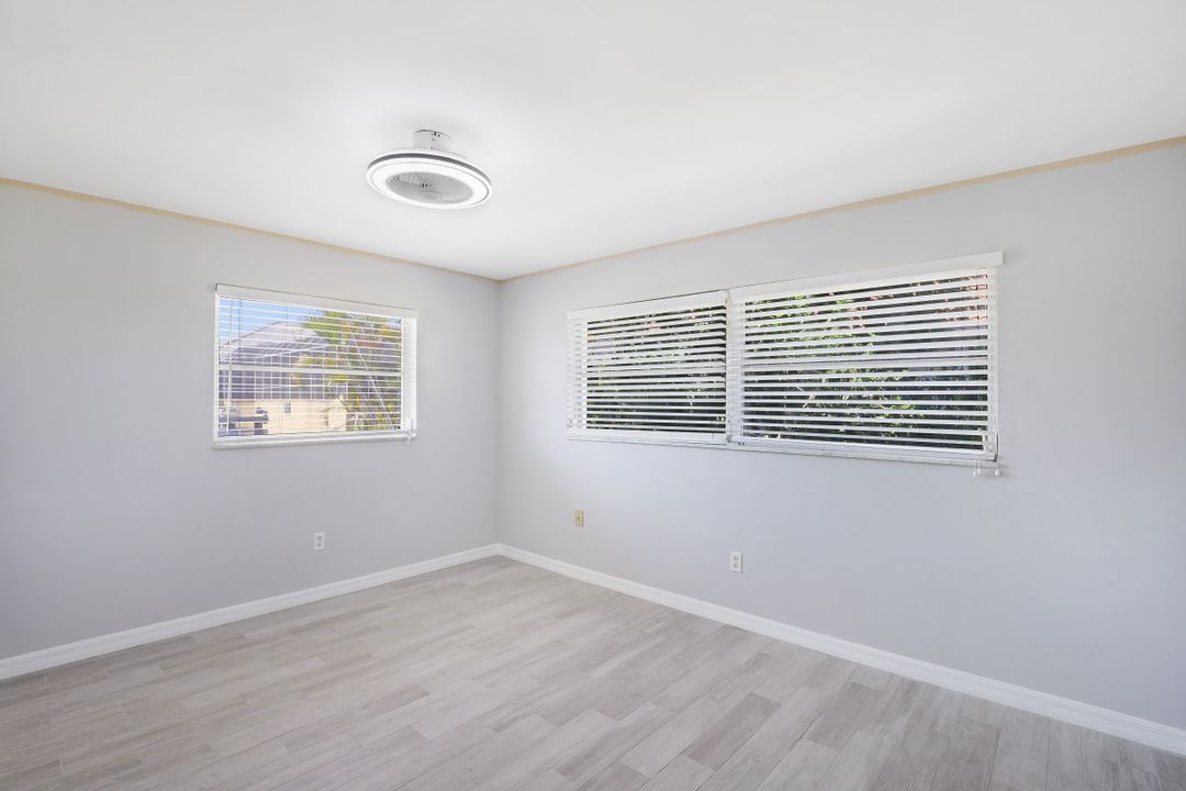 288 Grapewood Ct, Marco Island, FL 34145