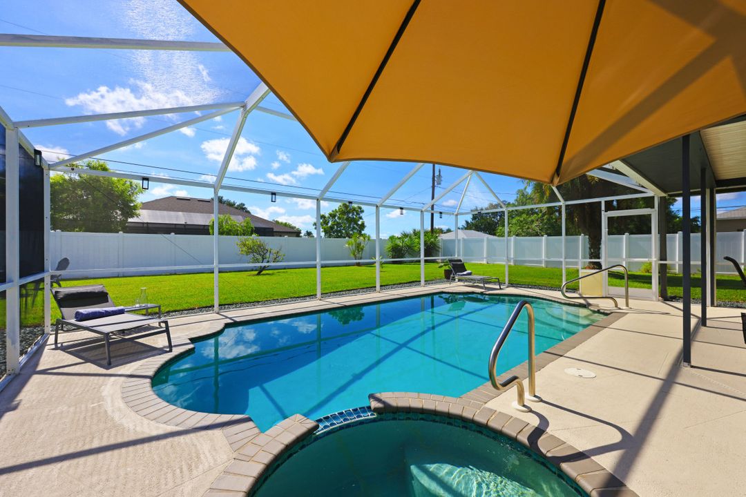 1909 SE 8th Ave, Cape Coral, FL 33990