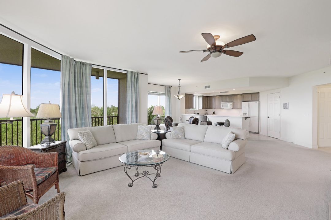 1065 Borghese Ln, Naples, FL 34114