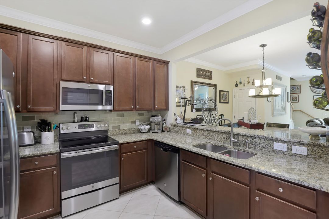 10260 Via Colomba Circle, Fort Myers, FL 33966