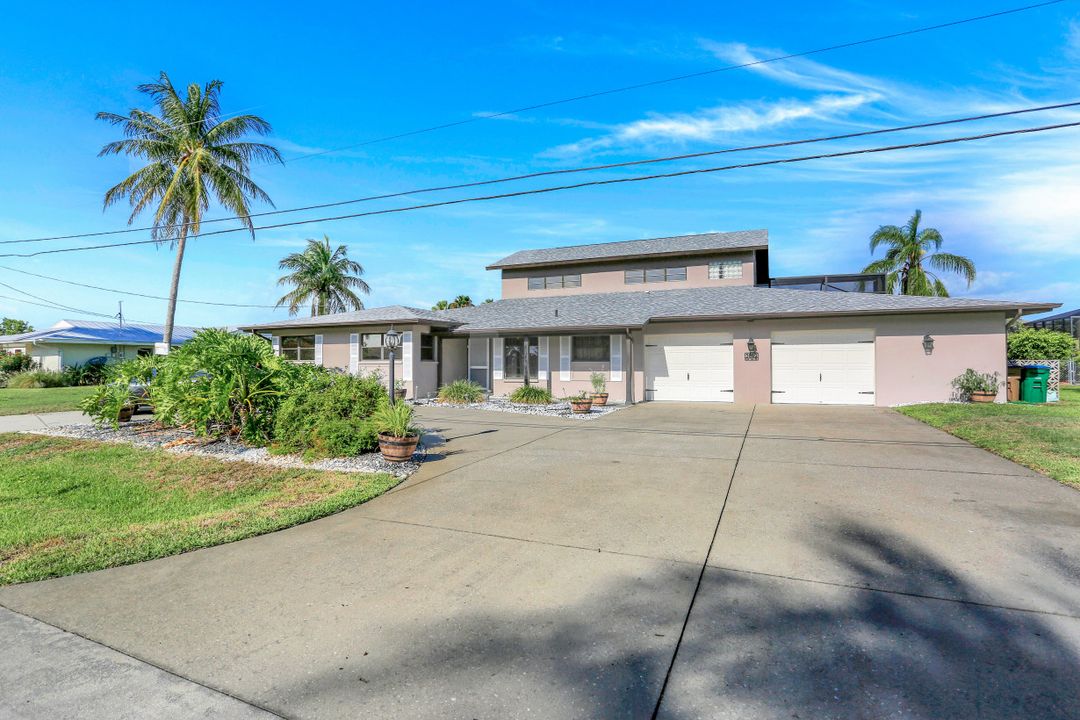 5811 SW 1st Pl, Cape Coral, FL 33914