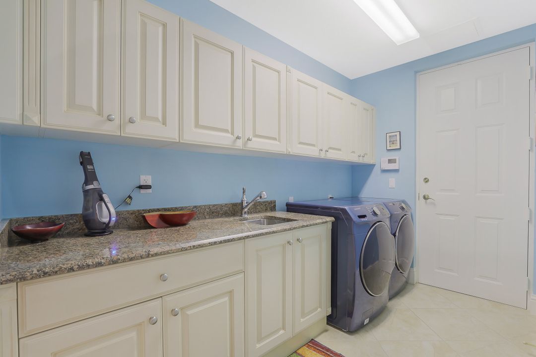 9293 Menaggio Ct #101, Naples, FL 34114