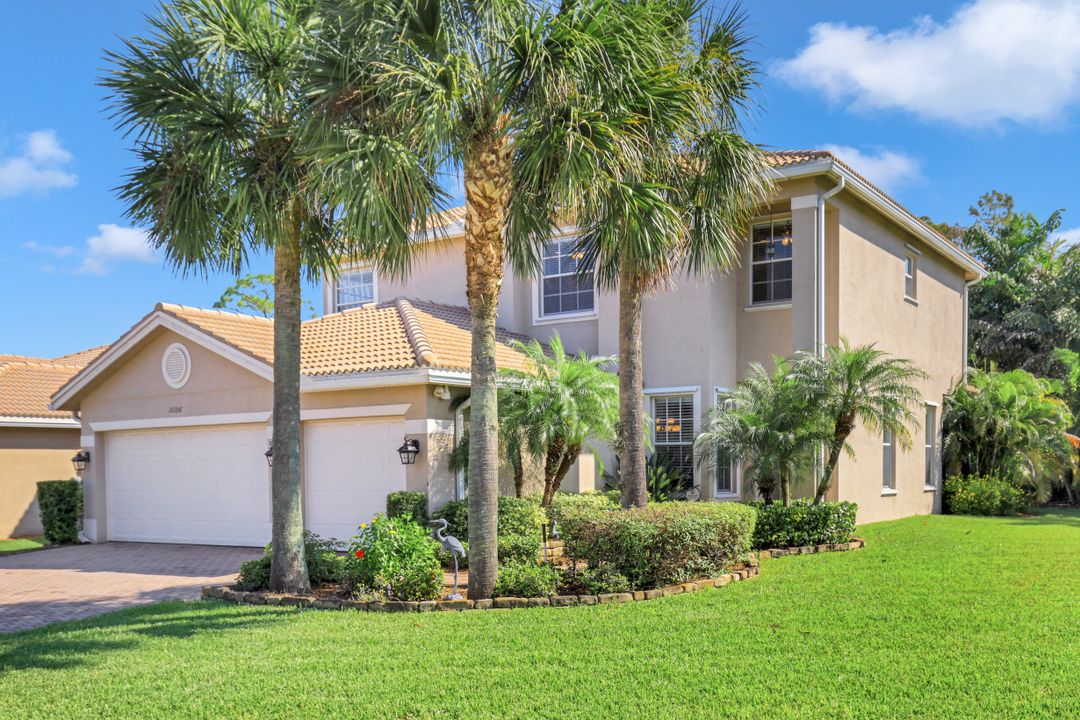 10106 Mimosa Silk Dr, Fort Myers, FL 33913
