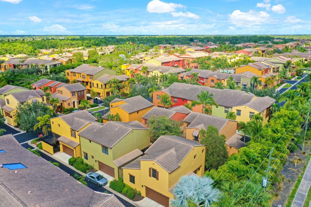 9128 Delano St #89-2, Naples, FL 34113