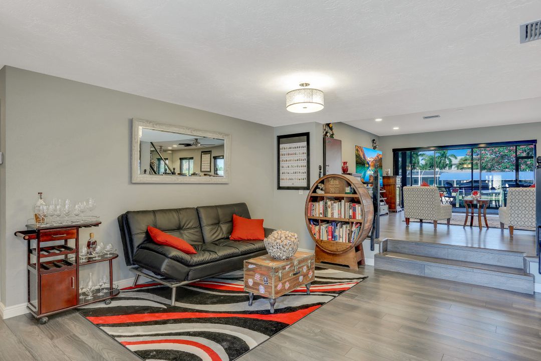 5811 SW 1st Pl, Cape Coral, FL 33914