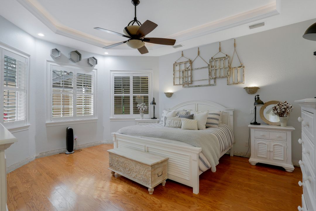 1817 Piccadilly Cir, Cape Coral, FL 33991